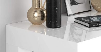 mesa consola extensible mobili fiver first cerrada. detalle del color blanco brillante